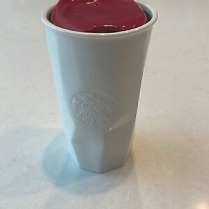 Starbucks coffee mug 2013 10OZ, new without tags nice secure lid. Red white.